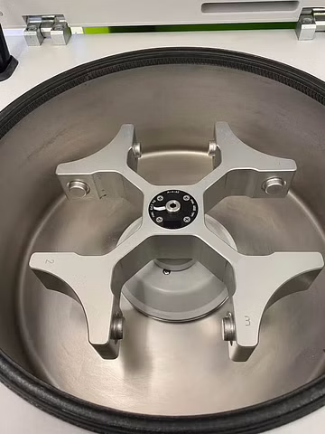 Centrifuge cleaning and lubrication service