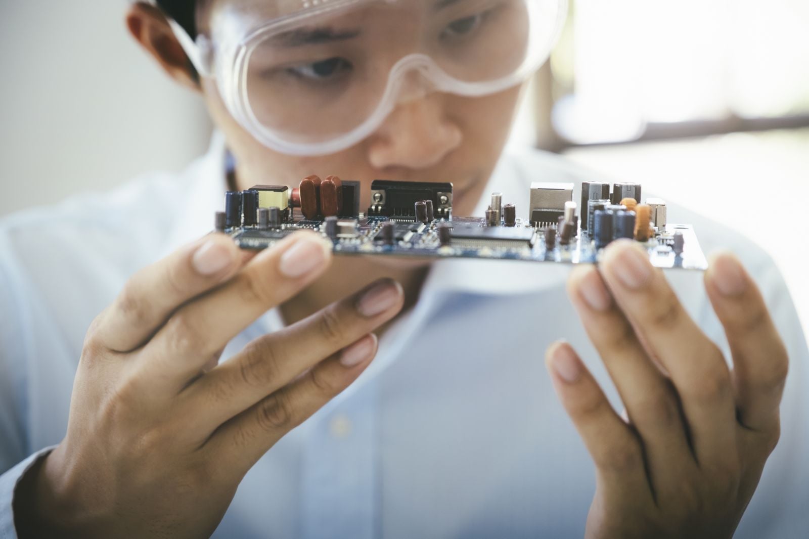 Laboratory equipment repair and troubleshooting